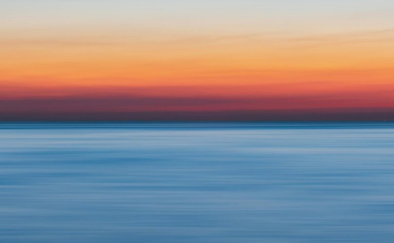 Calm horizon image representing clarity and mental fitness